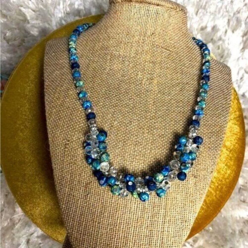 Viva Beads Blue Bikini Crystal Blue Cluster‎ Necklace